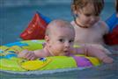 思芭宝婴儿游泳