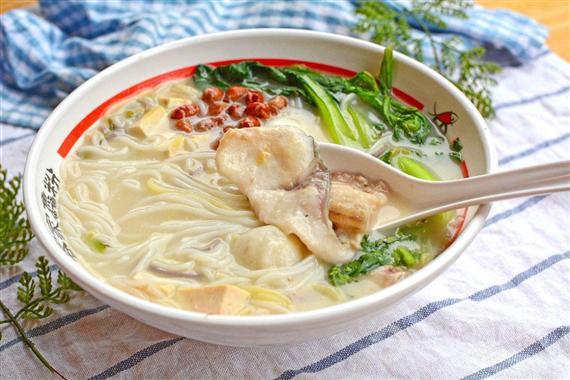 三下江鲜汤鱼粉