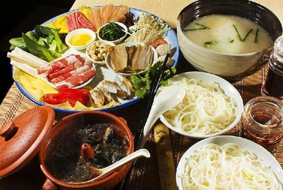 俏南湖过桥米线