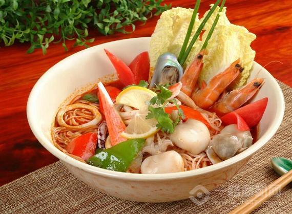 俏南湖过桥米线