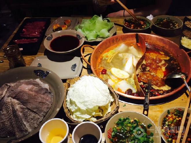 露華濃火鍋加盟