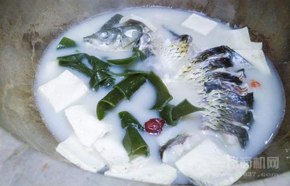 妙厨老爹蒸汽石锅鱼