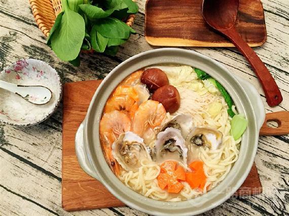 吉战海货焖个面