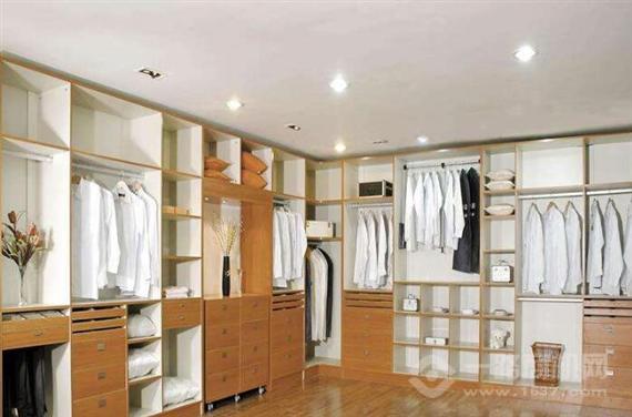 多尔贝定制衣柜