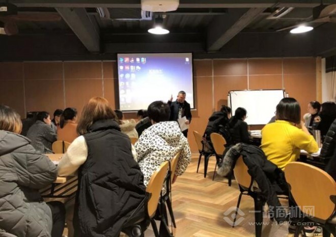 如魚得水窗簾 如魚得水窗簾