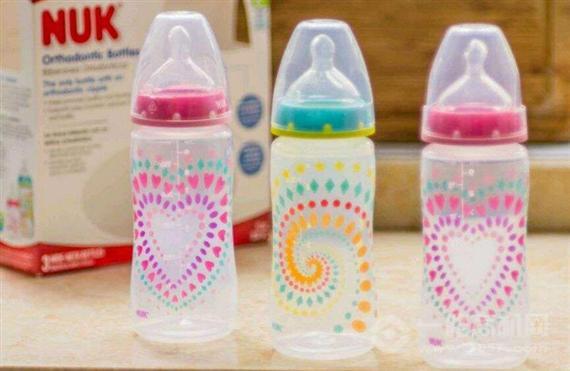 NUK奶瓶