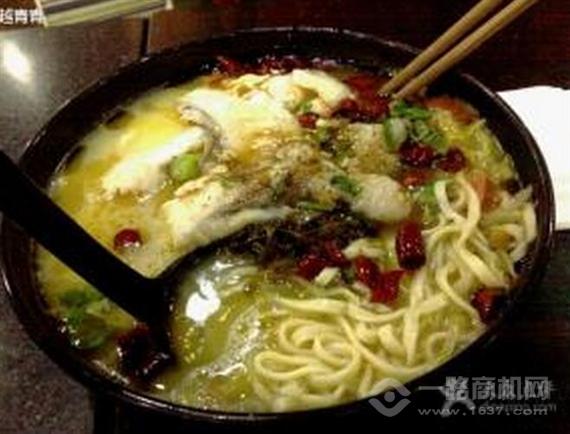 江小夏酸菜鱼面