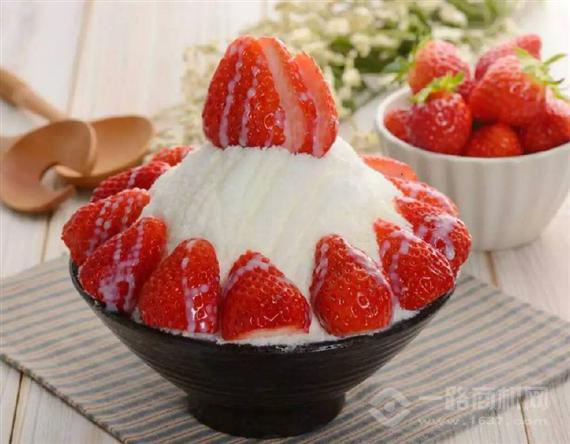 韩食里雪冰甜品