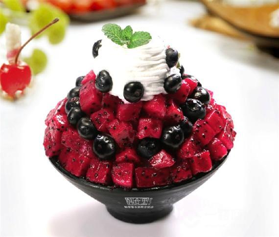 韩食里雪冰甜品