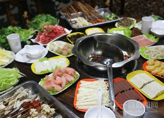 巴人治灶串串香火锅