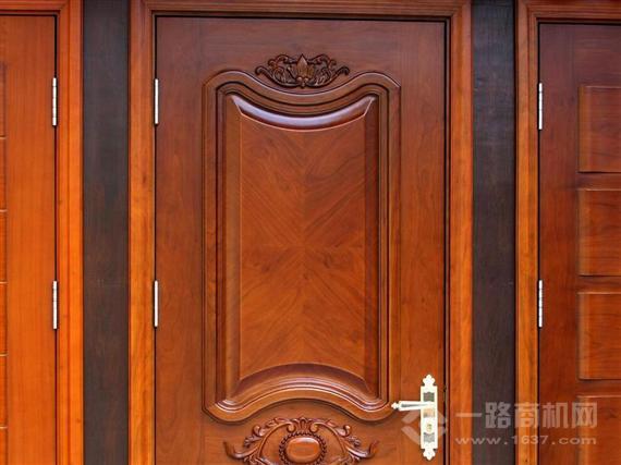 盛圆木门