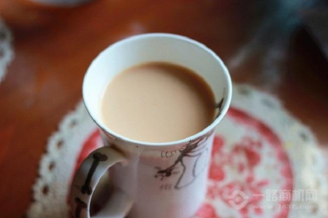 宅宅熊英式奶茶