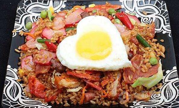 豐索旺鐵板炒飯加盟