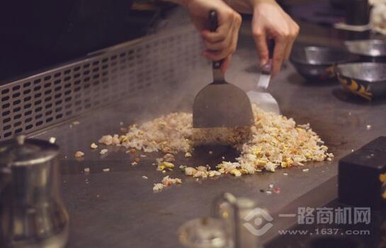 豐索旺鐵板炒飯加盟