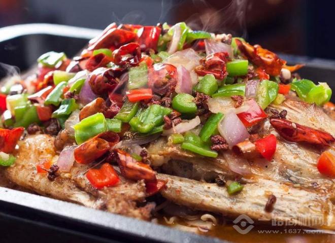 優(yōu)渥炭火烤魚