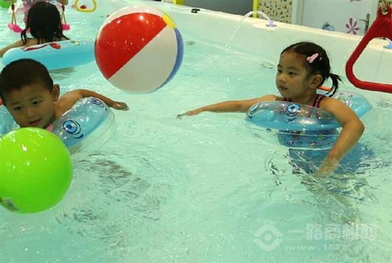 玛莎之家婴儿游泳馆