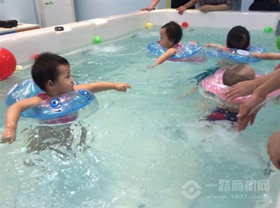 泳哇哇婴儿游泳馆