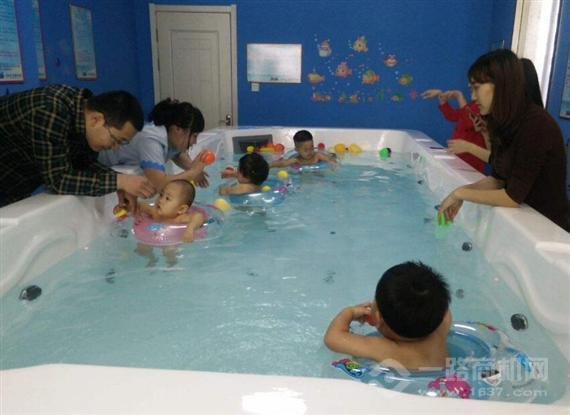 泳哇哇婴儿游泳馆