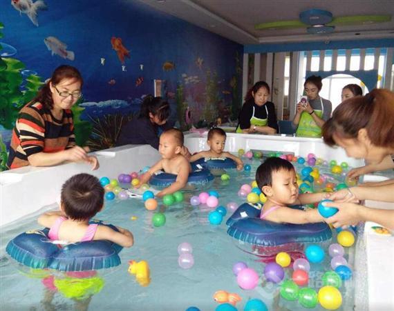 水魔方婴儿游泳馆