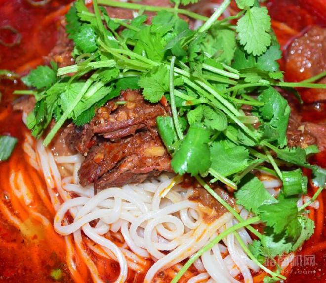 二兩三兩火鍋米線