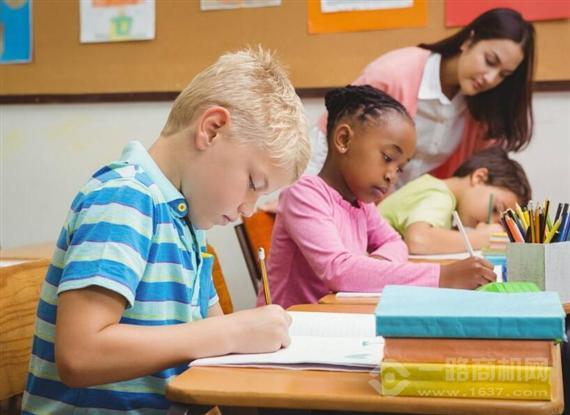 劲德妮尔国际早教