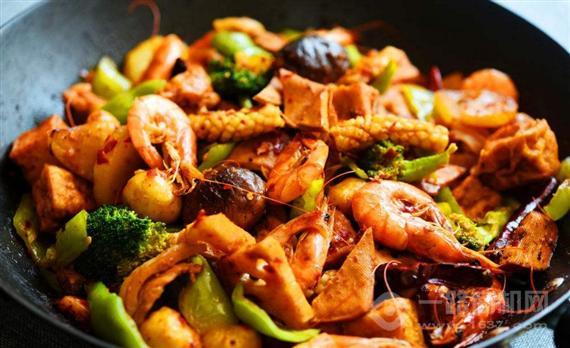 周小疯麻辣香锅