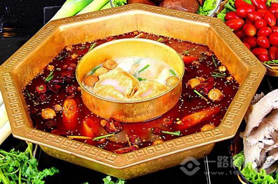 潮辣矿泉水火锅