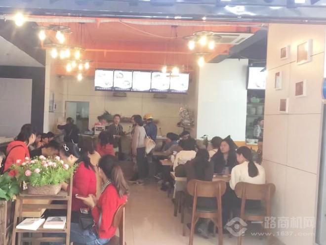 食光雨花甲米线加盟