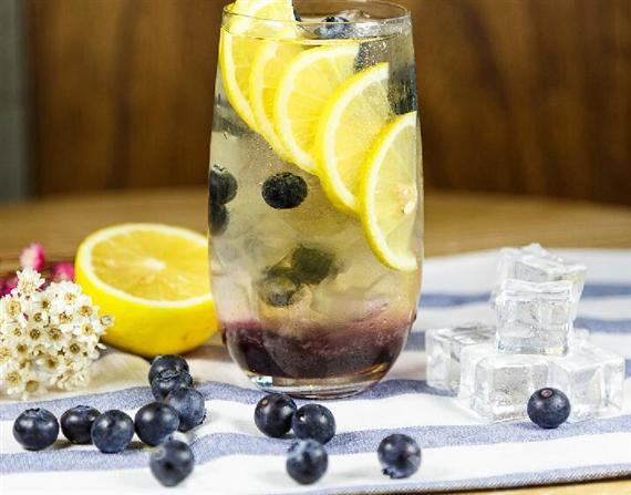 撞上一头牛奶茶