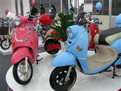 萬山紅電動(dòng)車