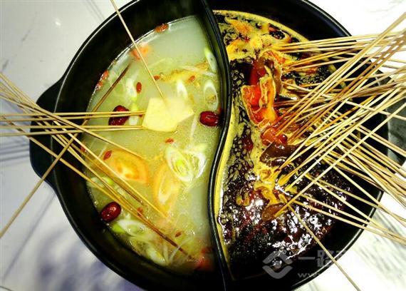 朱七七砂锅串串香