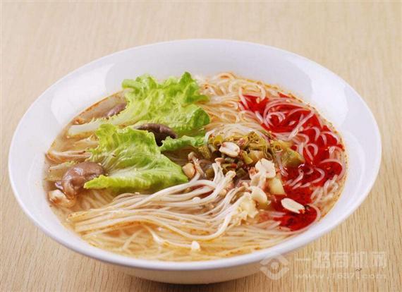 三个辣椒牛肉粉