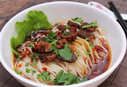 三個(gè)辣椒牛肉粉