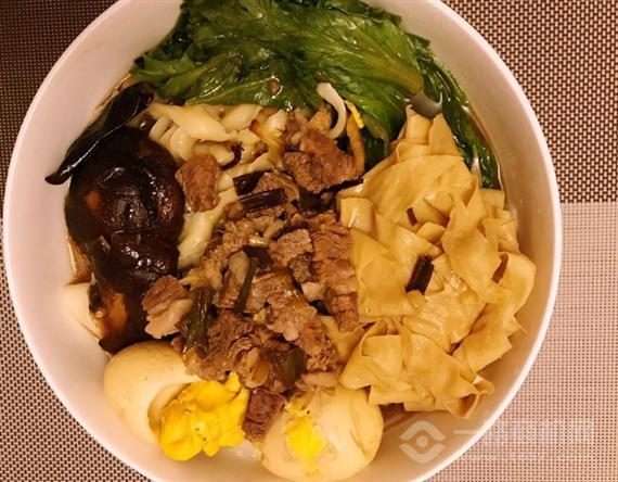 南波万牛肉板面