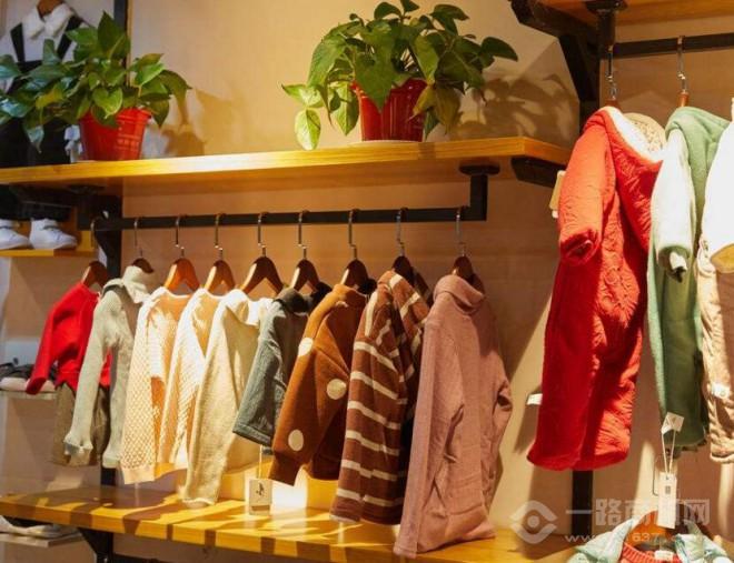 樂歪歪童裝加盟