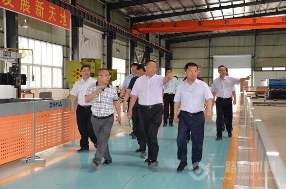 兴事发防盗门加盟