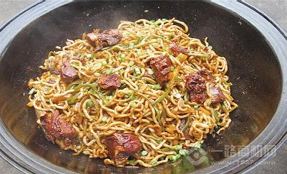 小磊铁锅焖面