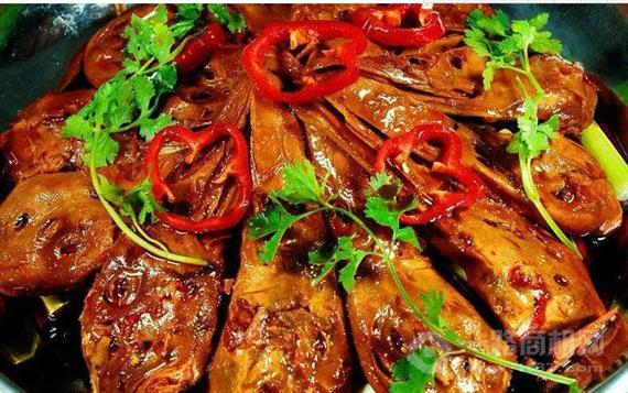 贰喜嘎嘎鸭下巴干锅