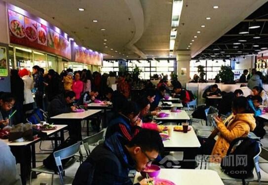 小鱼小面酸菜鱼米饭加盟