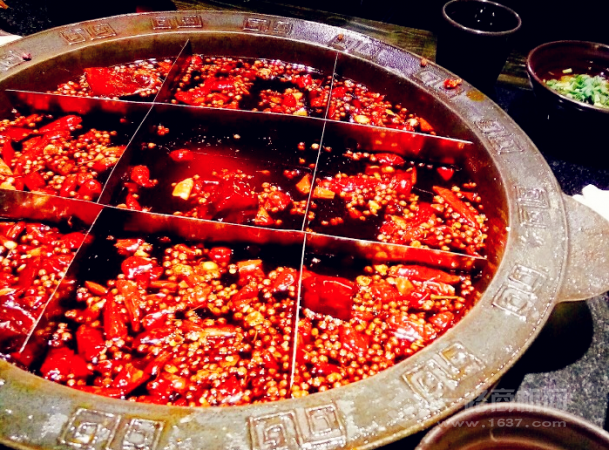 重庆洋人街火锅