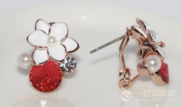 伊水玲珑饰品 伊水玲珑饰品