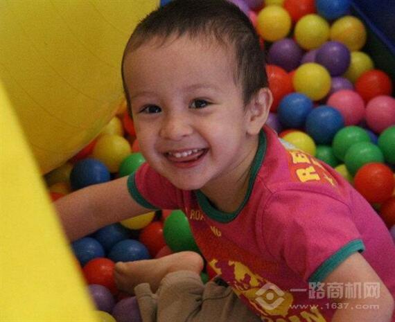 TotsCamp美式婴幼儿育乐中心