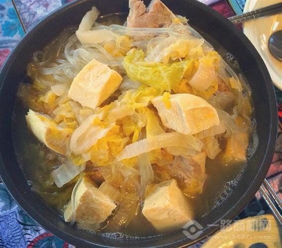 翠儿花骨汤酸菜