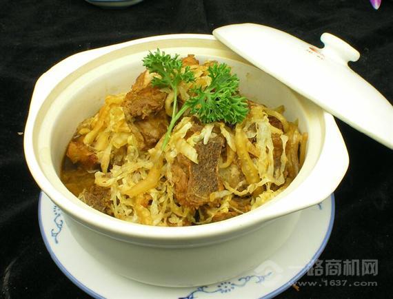 翠儿花骨汤酸菜