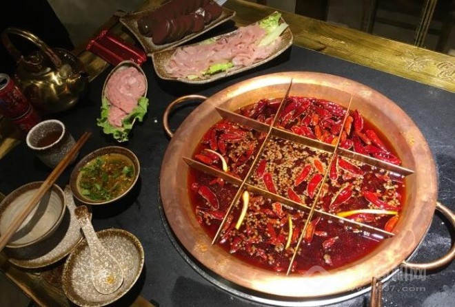 重庆龙江码头老火锅加盟