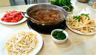 犟福牛排牛骨煲