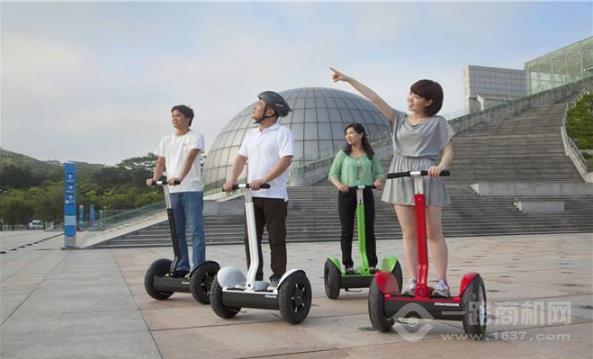 德一郎智能平衡车