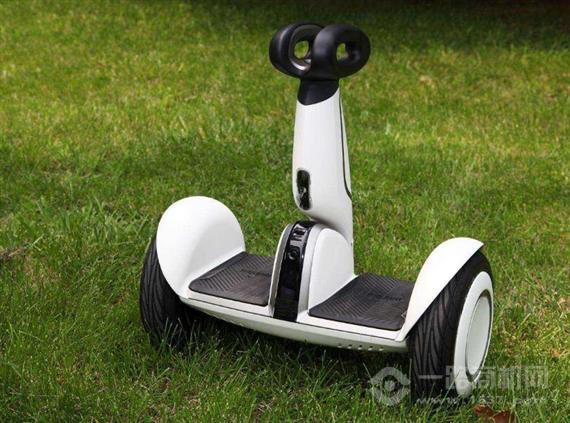 德一郎智能平衡车