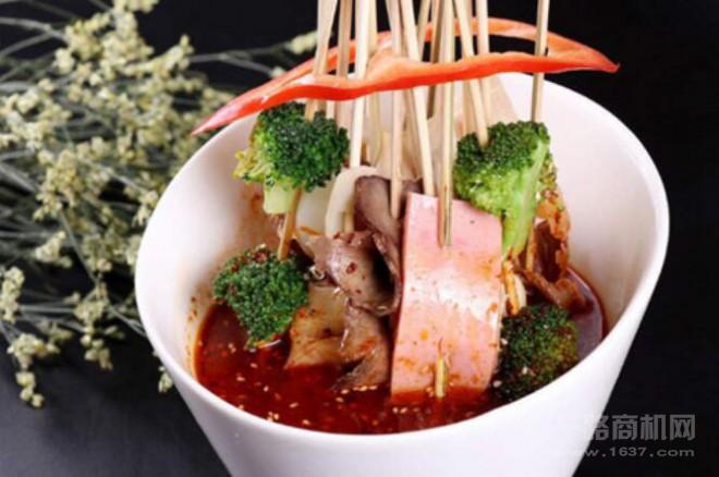 签阿婆串串香加盟