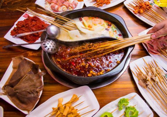 签阿婆串串香加盟